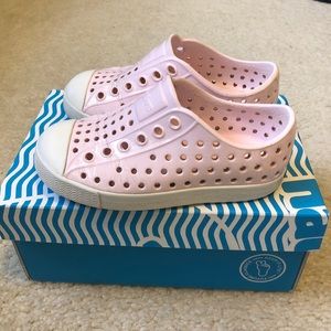 Native Toddler Shoes in Glossy Milk Pink